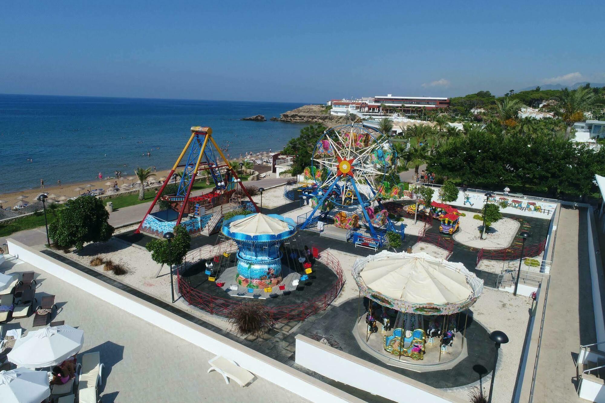 Cratos Premium Hotel, Casino, Port & Spa Kazaphani Экстерьер фото