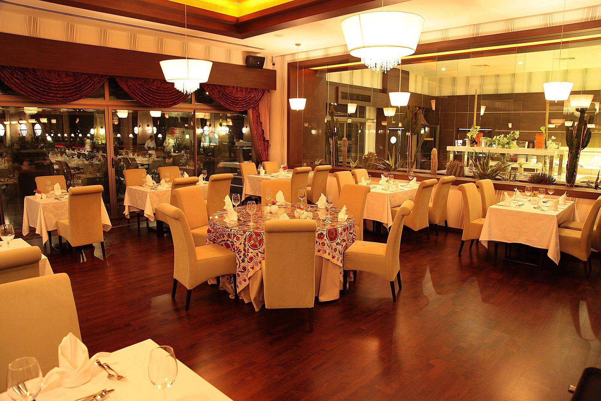Cratos Premium Hotel, Casino, Port & Spa Kazaphani Экстерьер фото